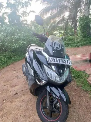 Suzuki Burgman Street 2020
