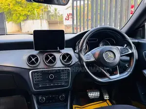 Mercedes Benz CLA 180 AMG Line 2016