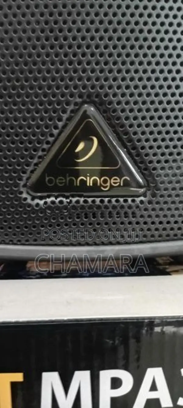 Behringer Powered Speaker