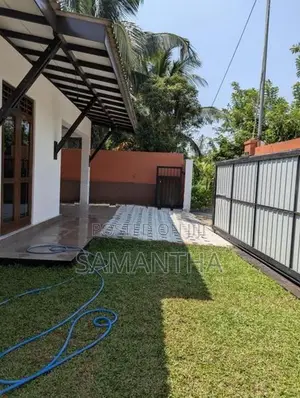 Homagama - Brand New Modern luxury house for sale