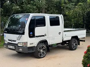 Nissan Atlas Crew Cab 2001
