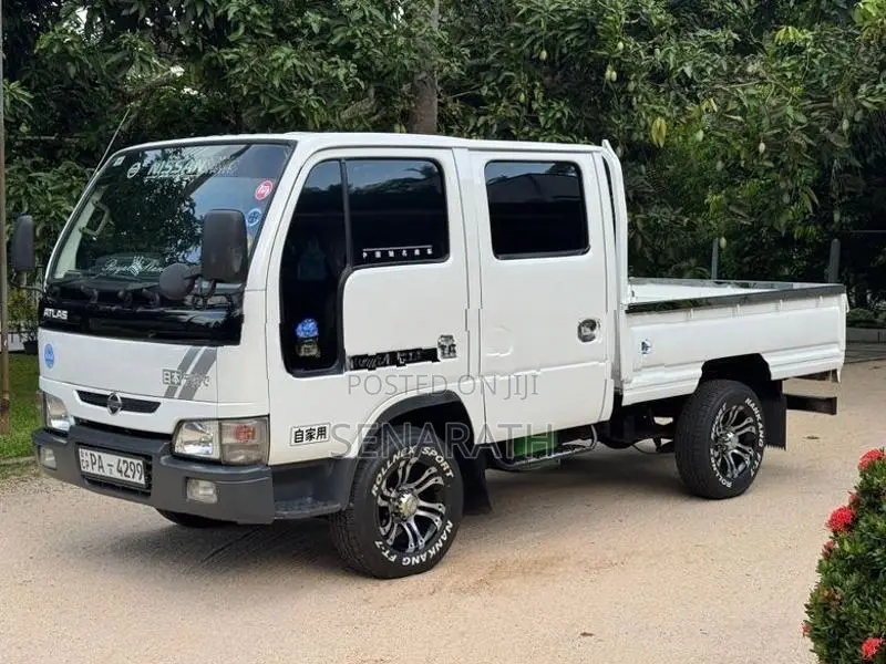 Nissan Atlas Crew Cab 2001
