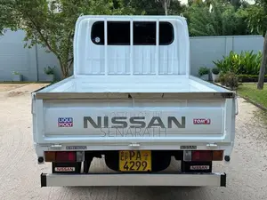 Nissan Atlas Crew Cab 2001