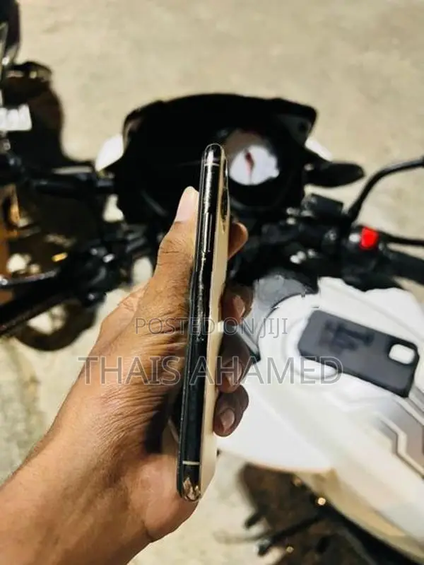 Apple iPhone 11 Pro 512GB (Used)