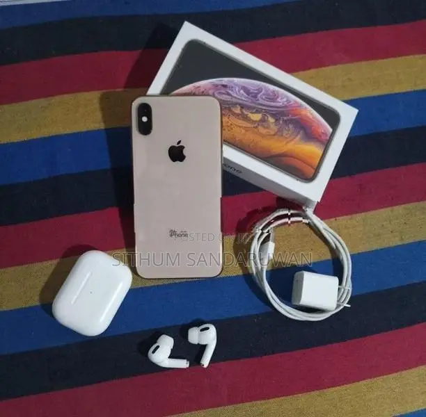 Apple iPhone XS (Used)