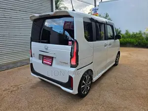Honda N-Box 2024