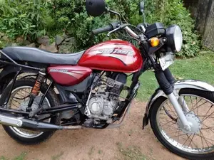 Bajaj Boxer 2013