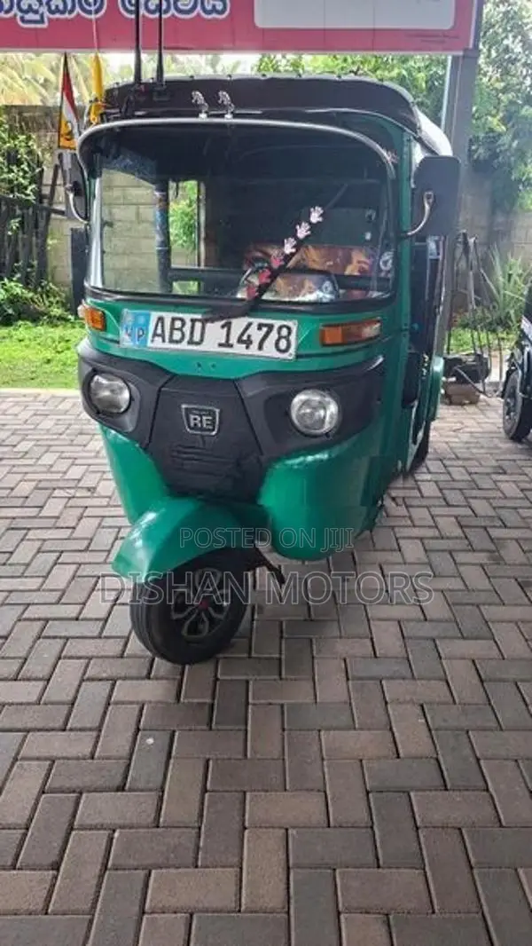 Bajaj RE 4Stroke 2015