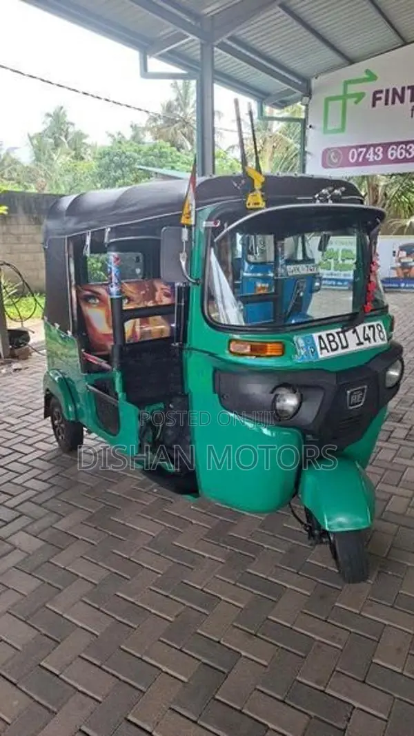 Bajaj RE 4Stroke 2015