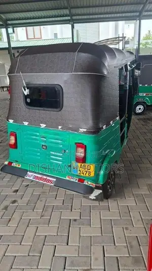 Bajaj RE 4Stroke 2015