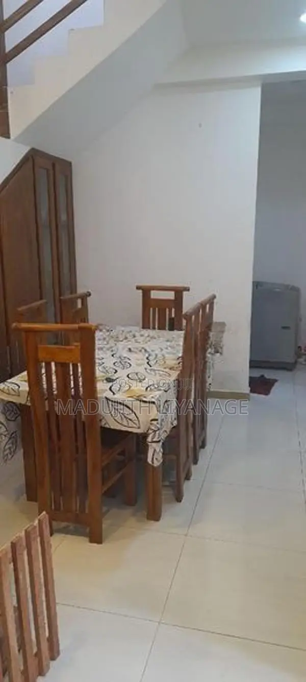 දෙහිඕවිට තෙමහල් නිවසක් නිවස විකිණීමට
