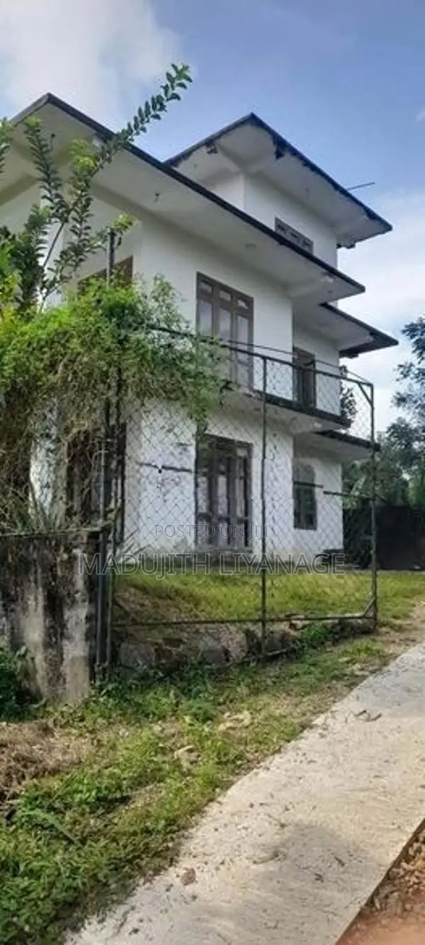 දෙහිඕවිට තෙමහල් නිවසක් නිවස විකිණීමට