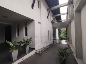 Luxury House for Sale in Thalawathugoda