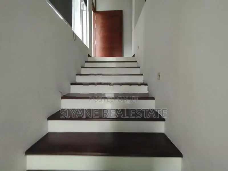 Luxury House for Sale in Thalawathugoda