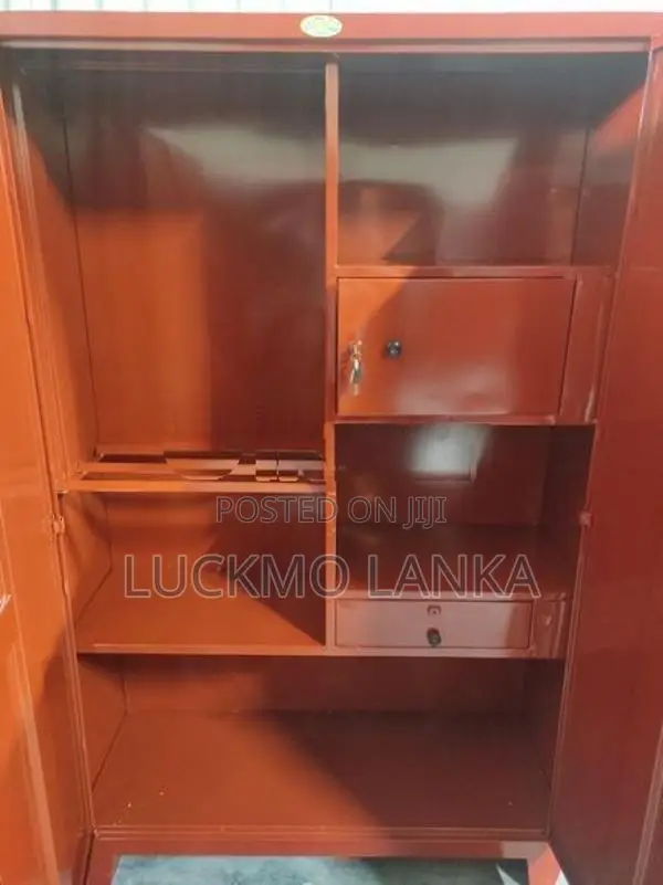 New 6x4 Steel Cupboard With Mirror (Ttt1)