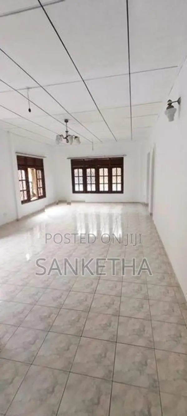 Thalawathugoda 1st Floor 3 Bedroom House for Rent
