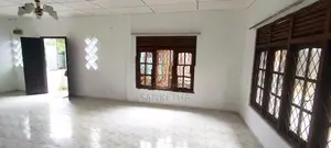 Thalawathugoda 1st Floor 3 Bedroom House for Rent