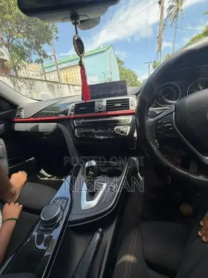 BMW 318i Sport Line 2018