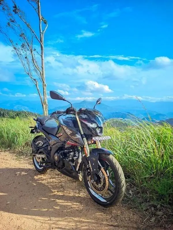 Bajaj Pulsar N160 2025