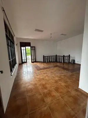 Upstairs Office for Rent – Nugegoda