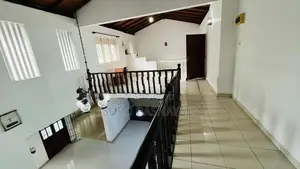 Kaduwela House Facing Low-Level 143bus Road 02story for Rent
