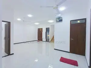 කොට්ටව 296 පාරෙ නවීන නිවස විකිණීමට