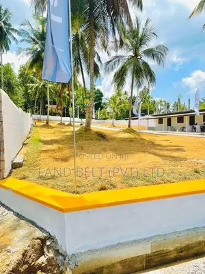 Land in Panagoda
