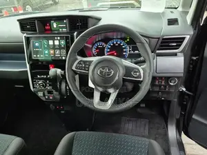 Toyota Roomy Custom G 2024