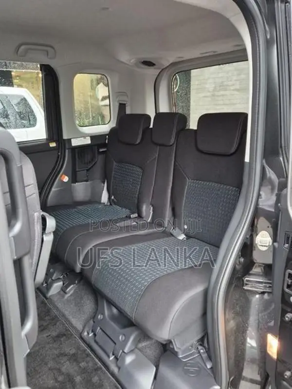 Toyota Roomy Custom G 2024