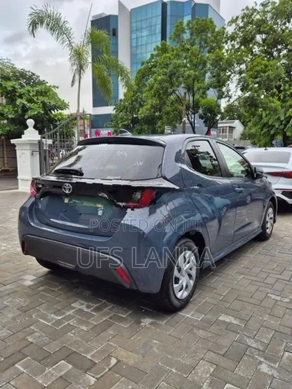 Toyota Yaris X Grade 2025