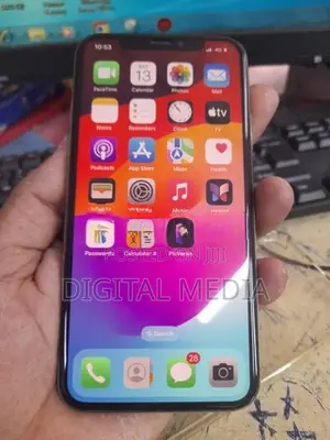 Apple iPhone XS (Used)
