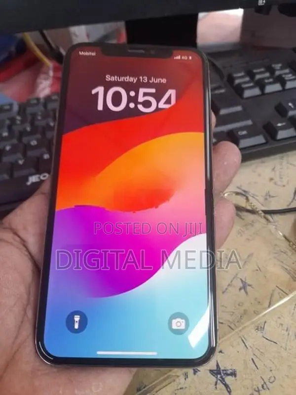 Apple iPhone XS (Used)