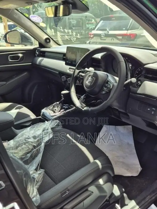 Honda Vezel Z Premium 2025