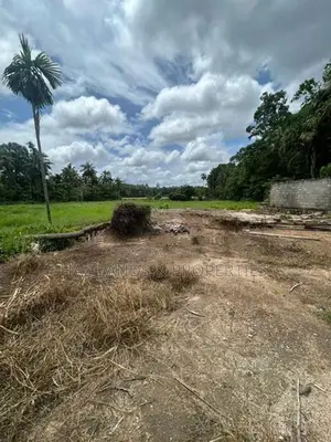 ගනේමුල්ල නගරයට ආසන්නව වෙල්‍ යාය අද්දර අගනා නිවාසය