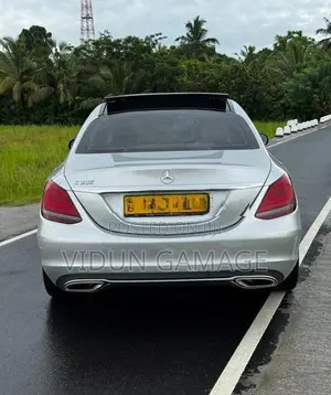 Mercedes Benz C200 PREMIUM PLUS 2019