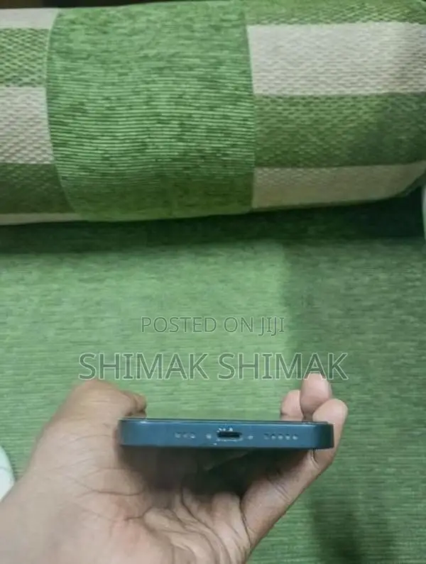 Apple iPhone 13 (Used)