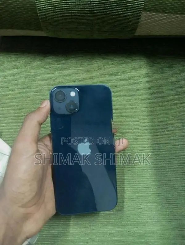 Apple iPhone 13 (Used)