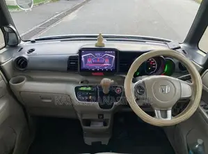 Honda N-Box 2015