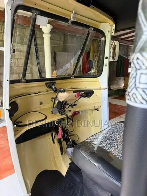 Bajaj RE Three Wheeler 2005