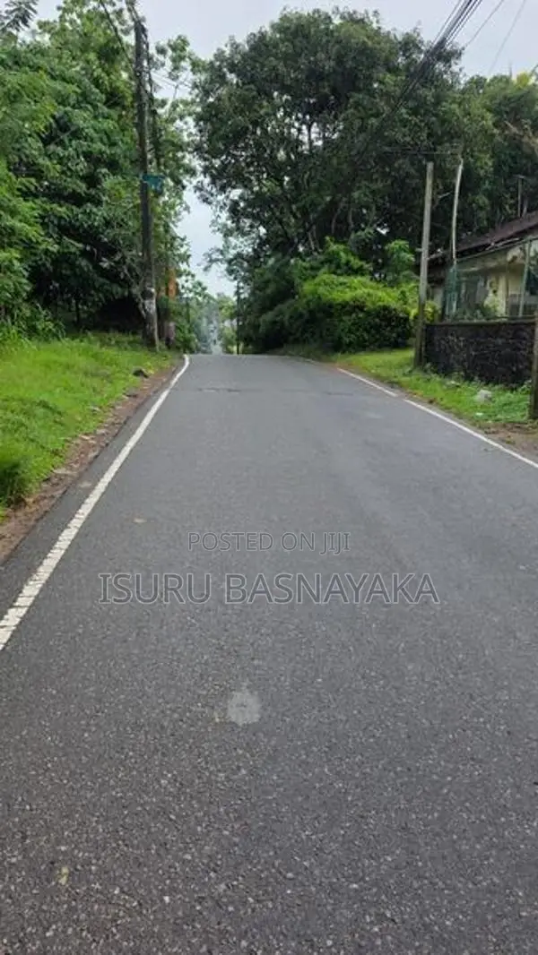 Athurugiriya Horahena Wanaguru mawatha 1acres land for rent.