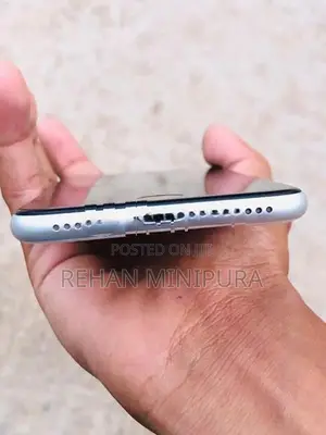 Apple iPhone SE 2 (Used)