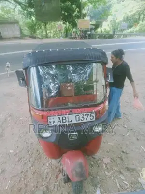 Bajaj RE 2015