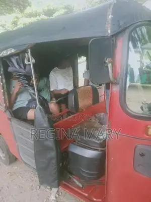 Bajaj RE 2015