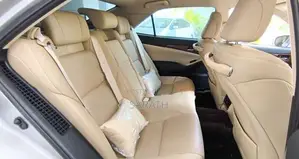 Toyota Crown Royal Saloon 2013