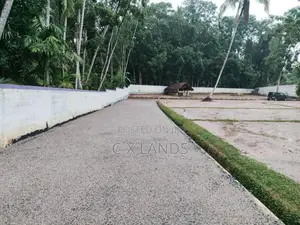 බිම් කොටස්ග ම්පහ, මිරිස්වත්ත හන්දියෙන්, අධිවේගී පිවිසුමට ආසන්නව