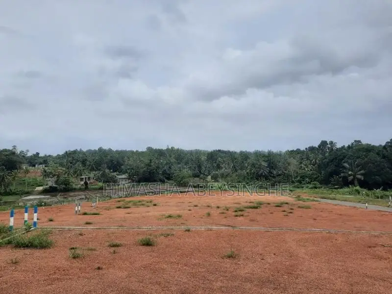 Land for Sale in Kahathuduwa