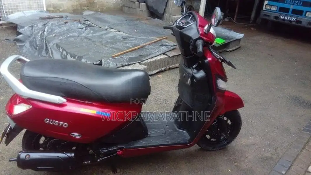 Mahindra Gusto 2015