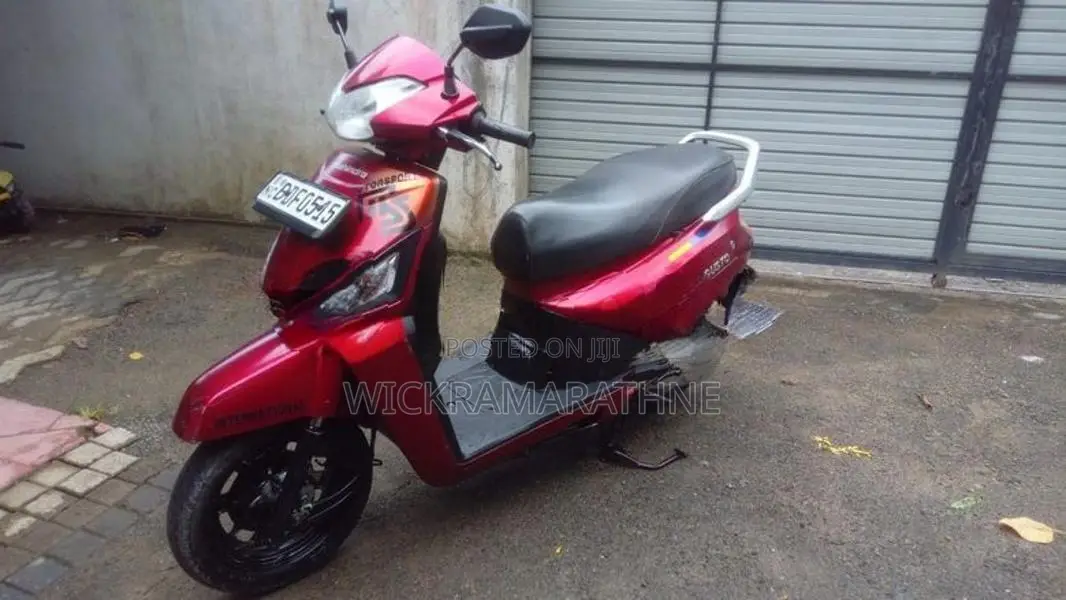 Mahindra Gusto 2015