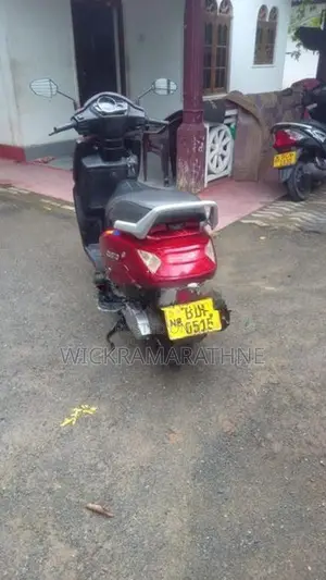 Mahindra Gusto 2015
