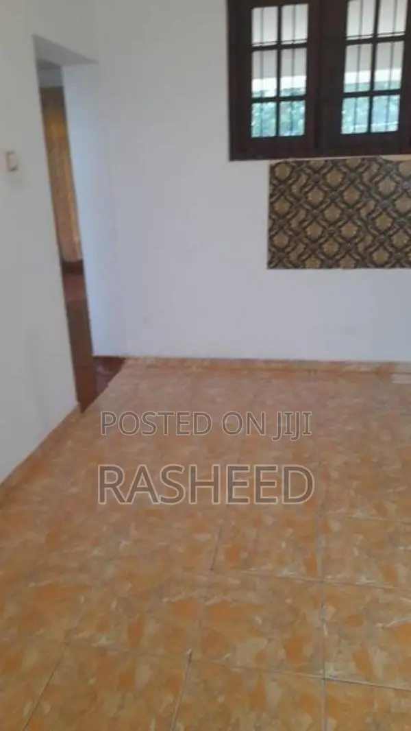 1st Floor House 2 Bedroom for Rent in Dehiwala